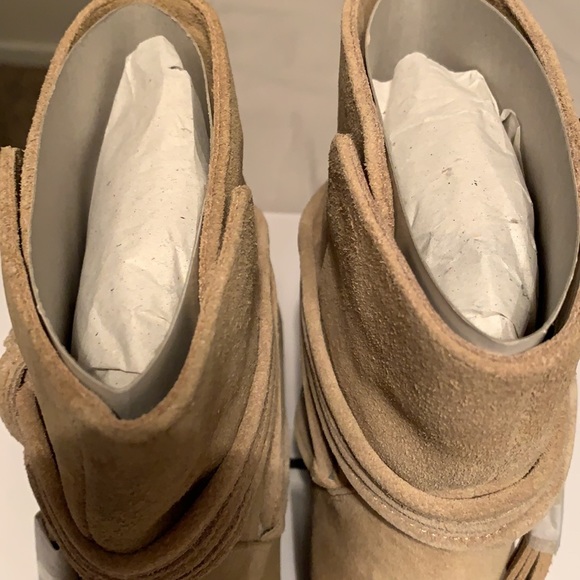 Booties Suede Leather NWT - Picture 4 of 6
